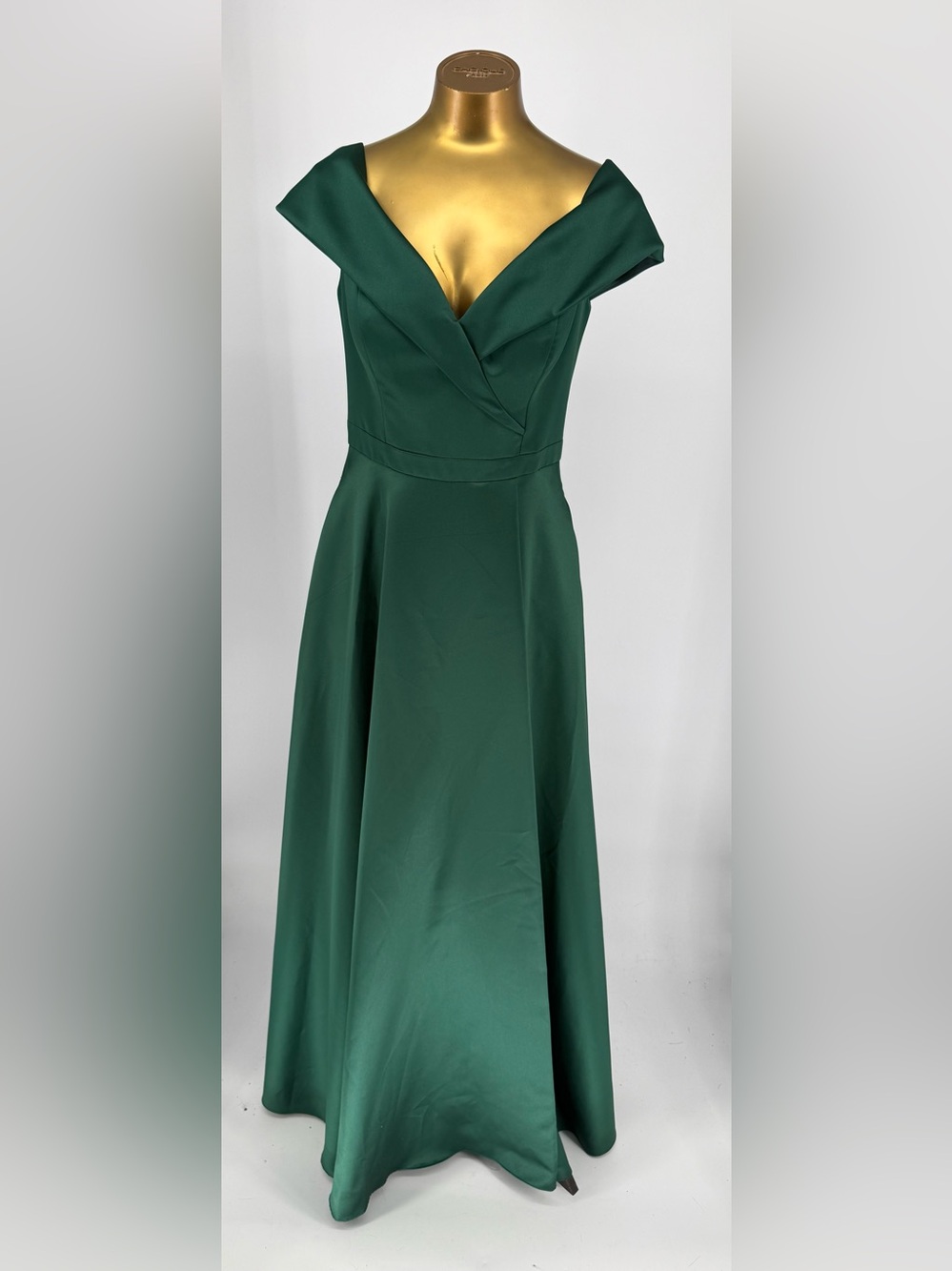 XSCAPE Emerald Green Off Shoulder Formal Gown Size 6